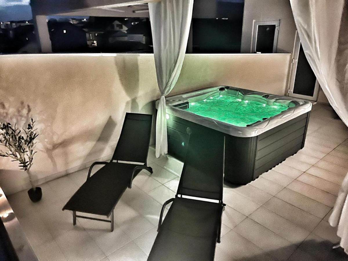 Olive Oasis Penthouse With Jacuzzi Lejlighed Zadar Eksteriør billede